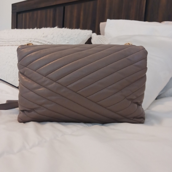 Kira should bag - Picture 2 of 8